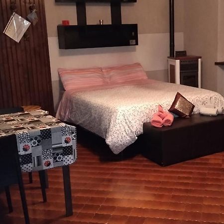 Le Chat Riant Fenis Kültér fotó