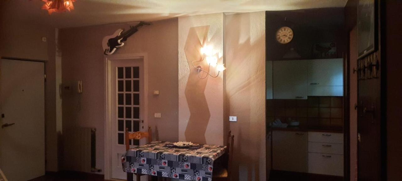 Le Chat Riant Fenis Kültér fotó