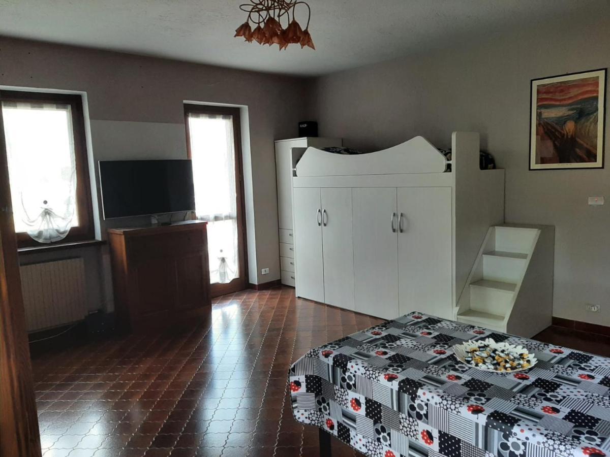 Le Chat Riant Fenis Kültér fotó